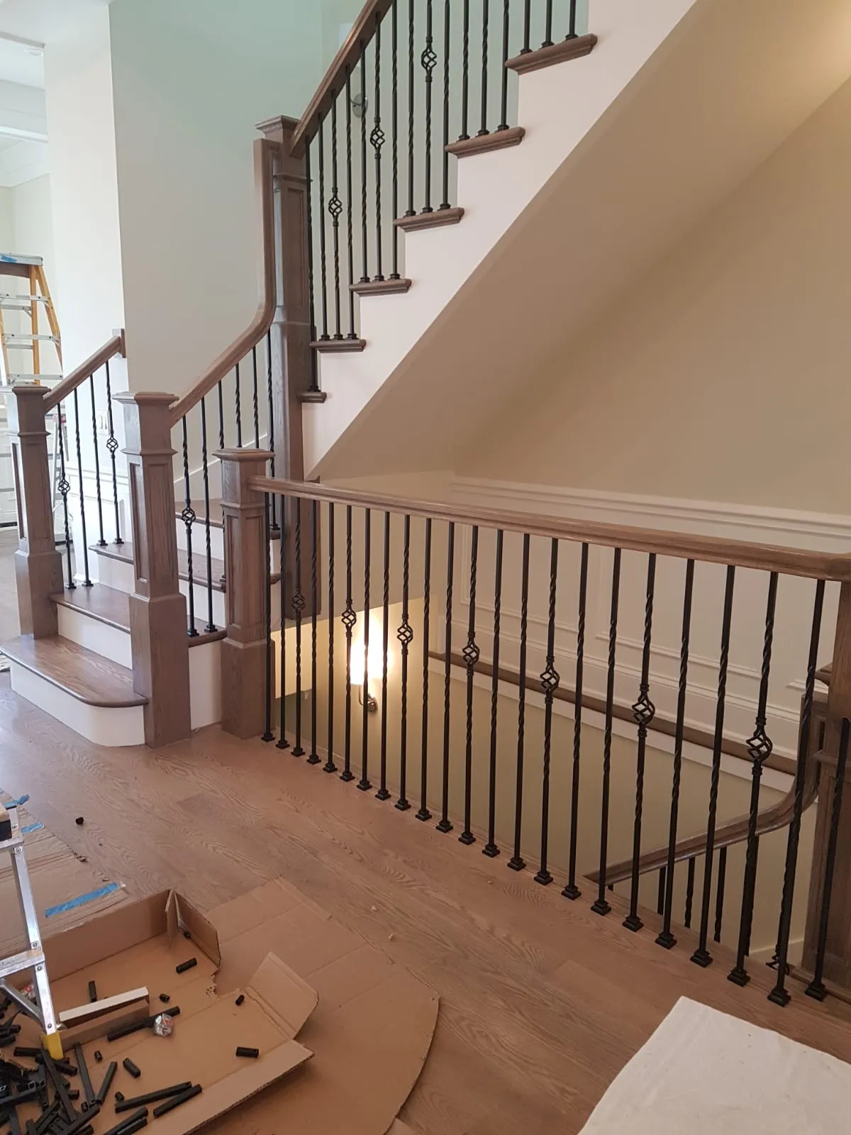 2552 Series 1BASK Single Basket Iron Baluster