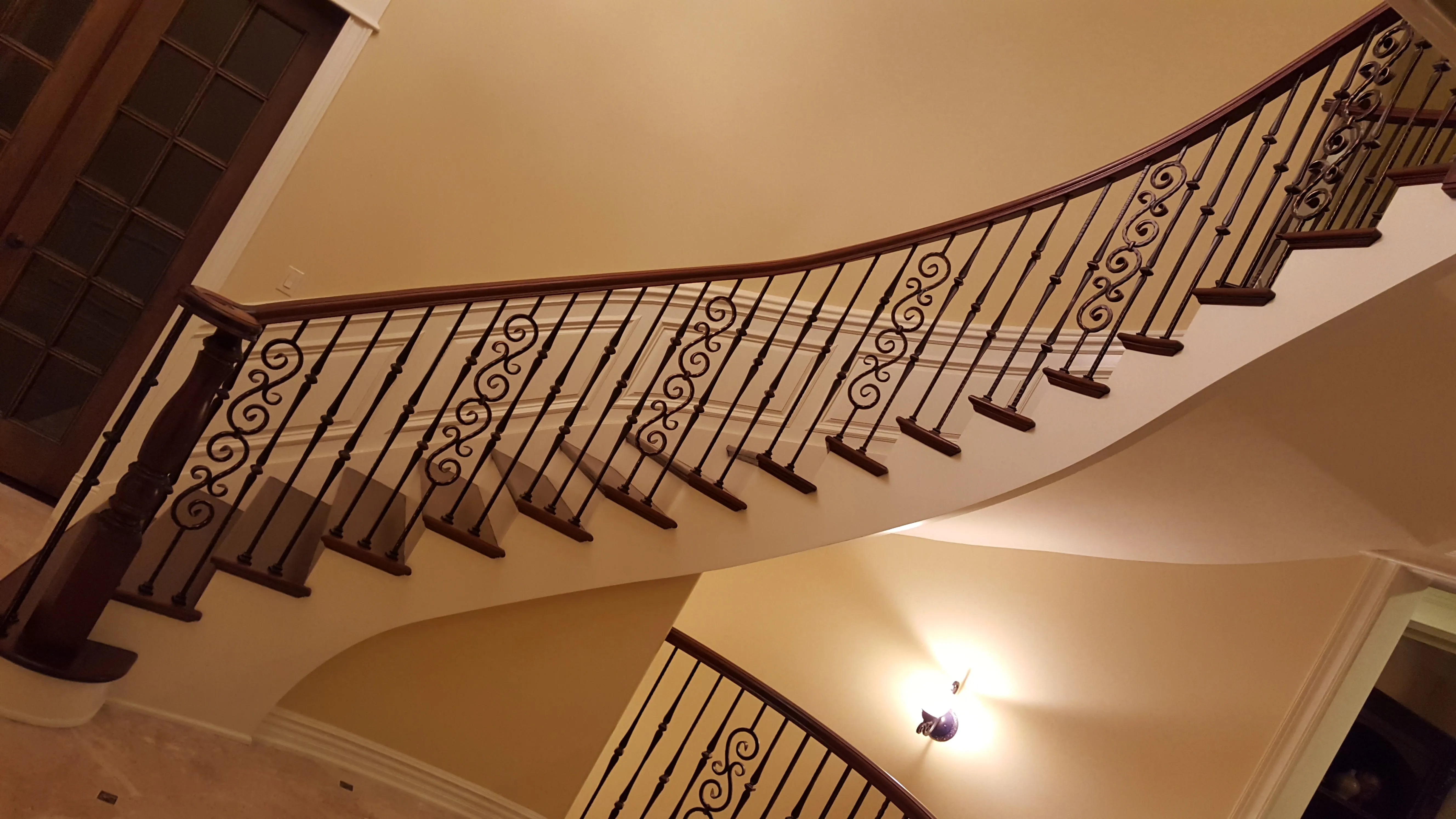 2571 Series M150 Double Knuckle Gothic Iron Baluster