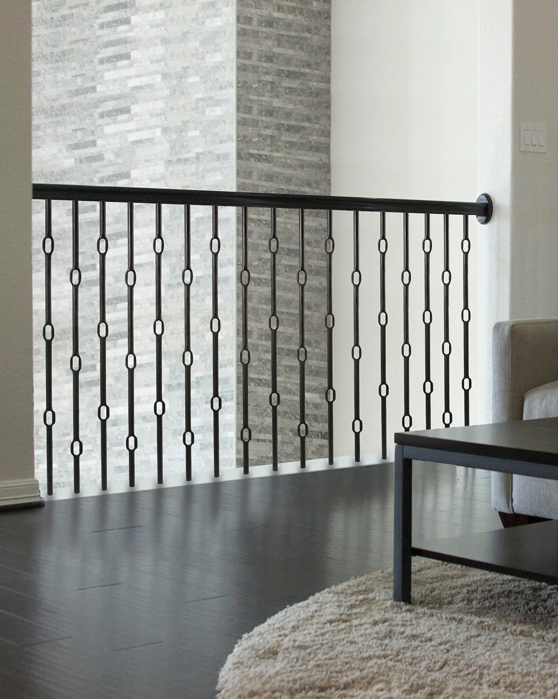 3.1.2 Wentworth Series Three Ring Hammered Iron Baluster