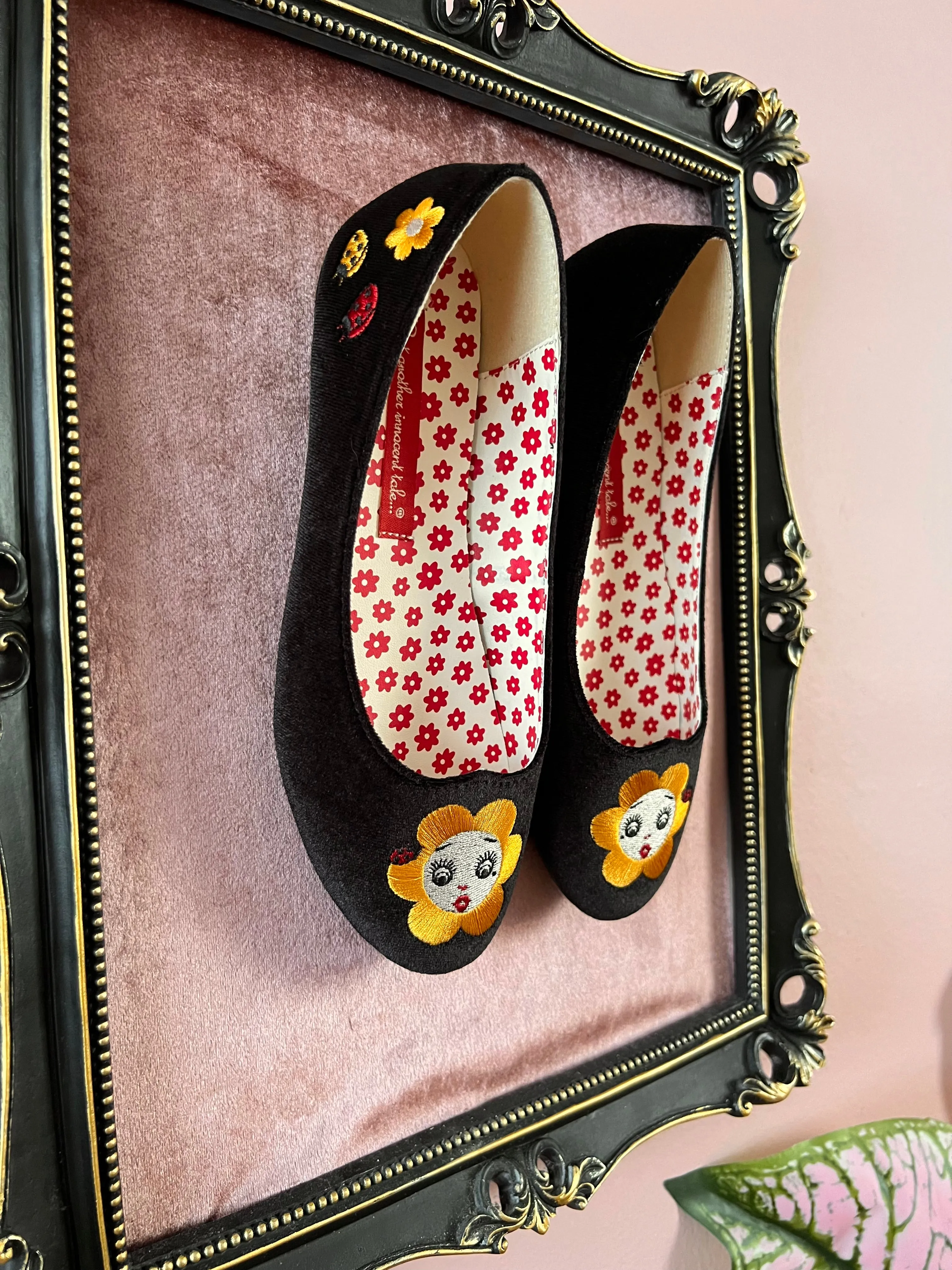 BAIT FOOTWEAR x MISS LADYBUG COLLABORATION "SWEET PEA" FLAT SHOES *BLACK