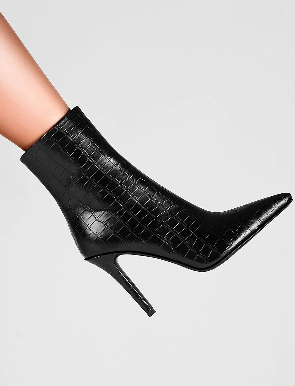 Black High Heel Pointed Toes Retro Short Boots Shoes