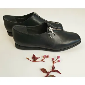 Camper pre-owned black leather flat 'twin' shoes with asymetric zips size 38