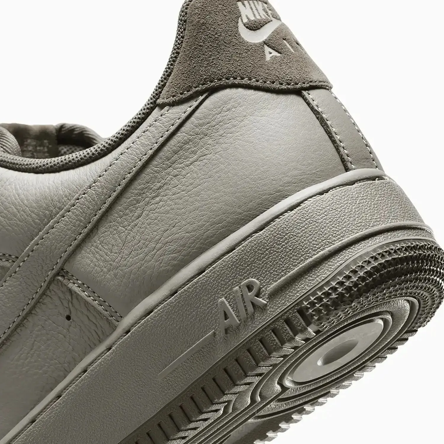 Men's Air Force 1 07 LV8 "Light Army"