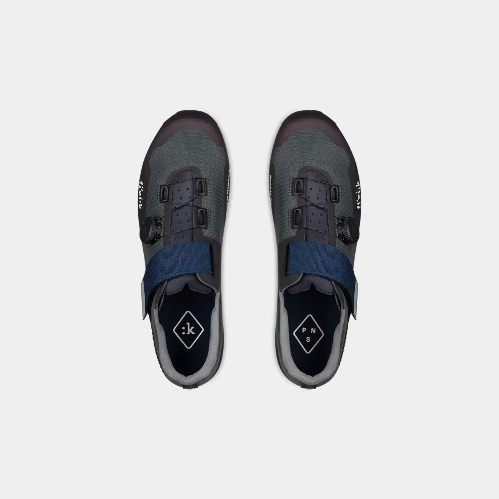 Pas Normal Studios x Fizik Ferox Carbon — Carbon Grey