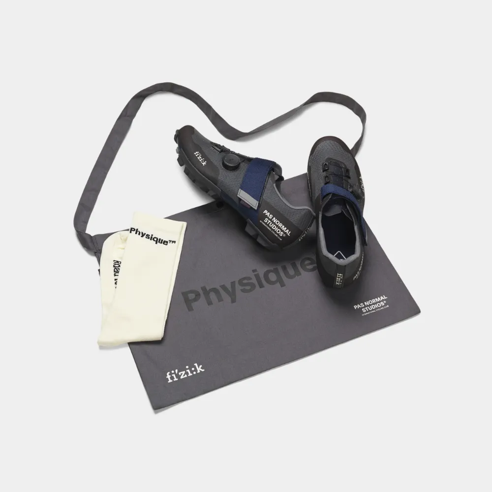 Pas Normal Studios x Fizik Ferox Carbon — Carbon Grey