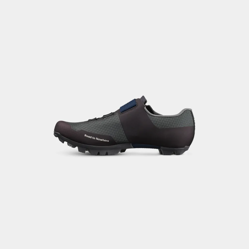 Pas Normal Studios x Fizik Ferox Carbon — Carbon Grey
