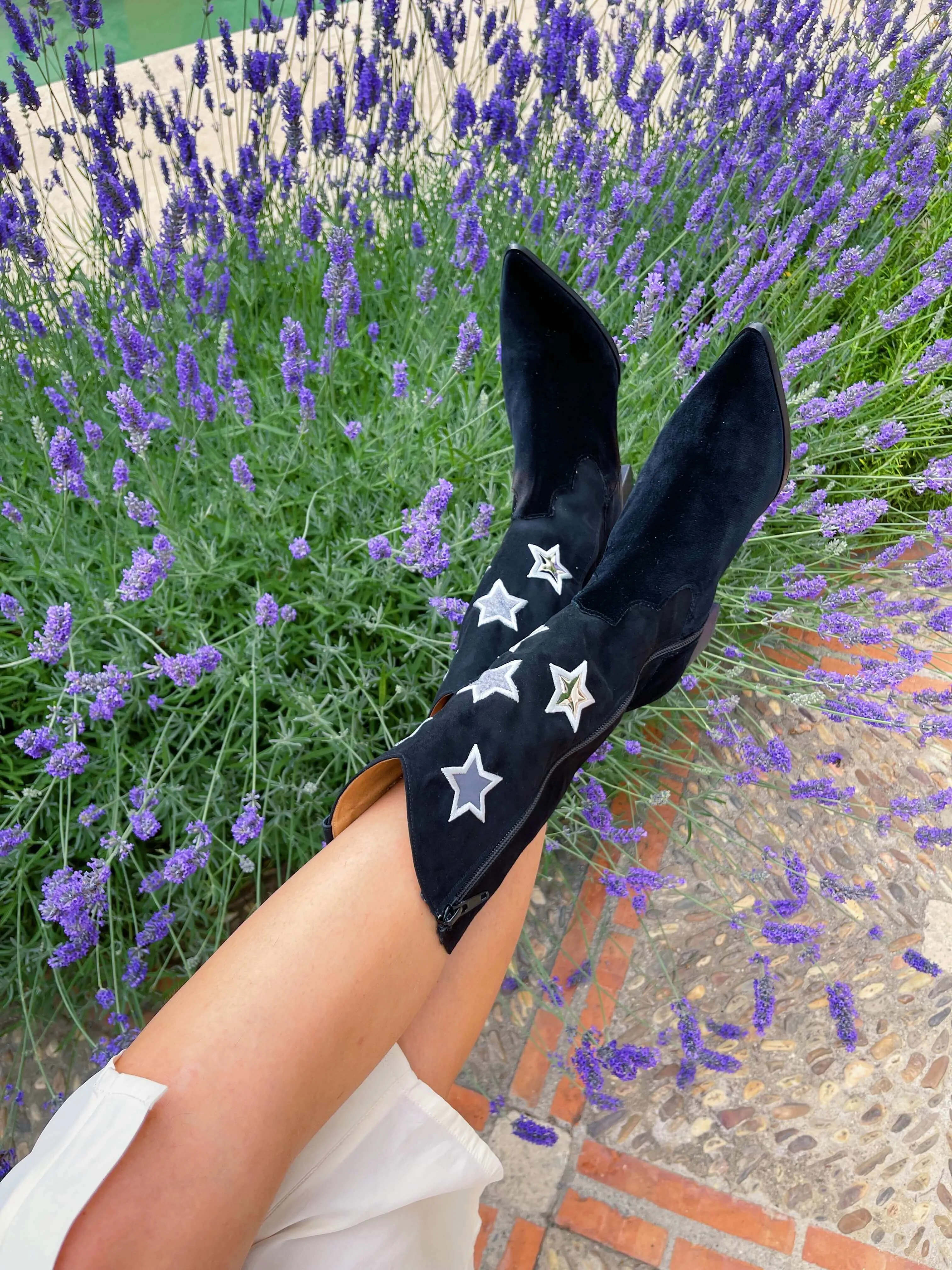Rock Stars Vegan Suede Cowboy Boots | Black