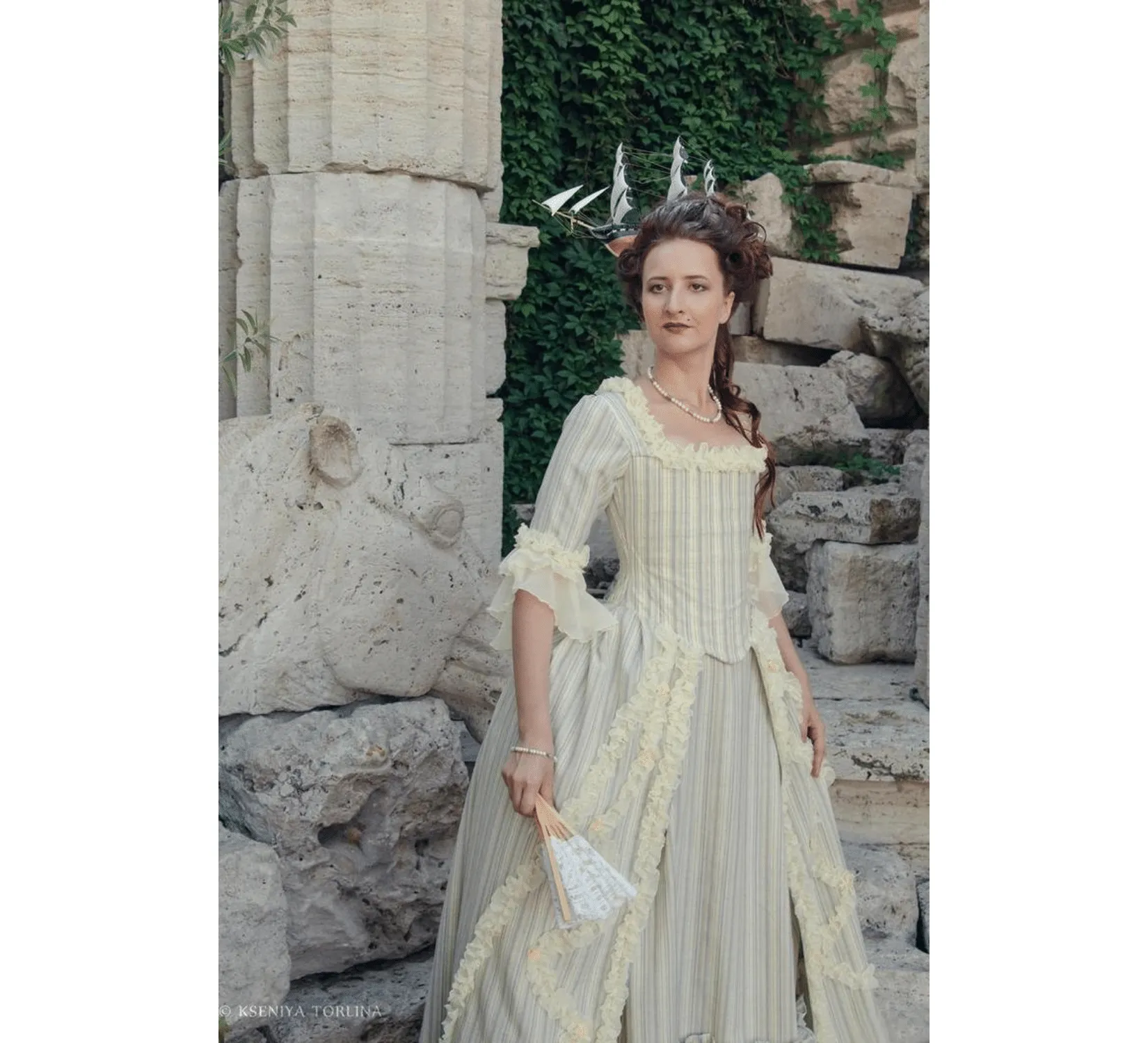 Rococo Elizabeth Swann 18th Century offwhite linen dress