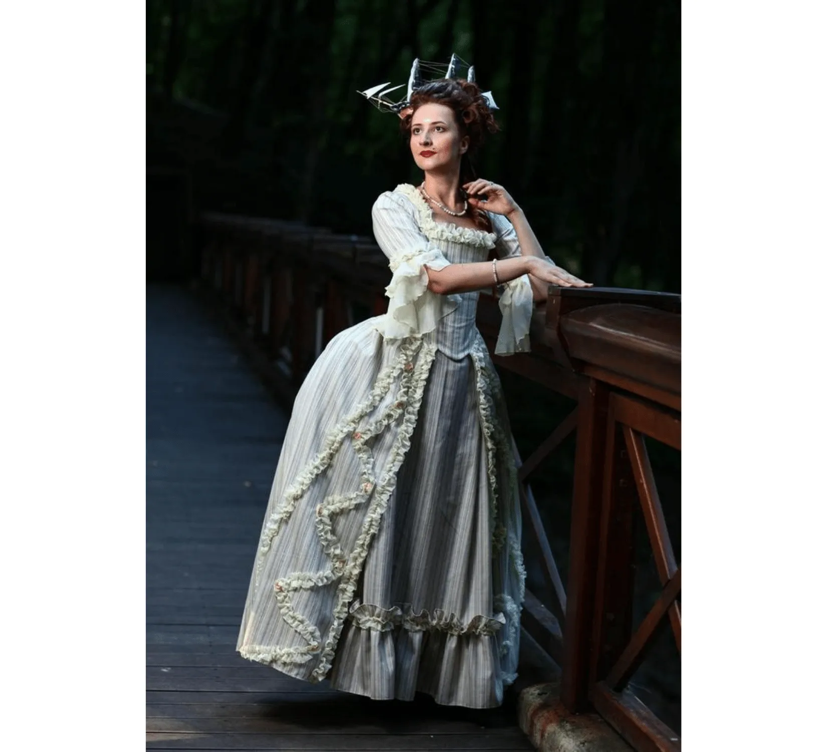 Rococo Elizabeth Swann 18th Century offwhite linen dress