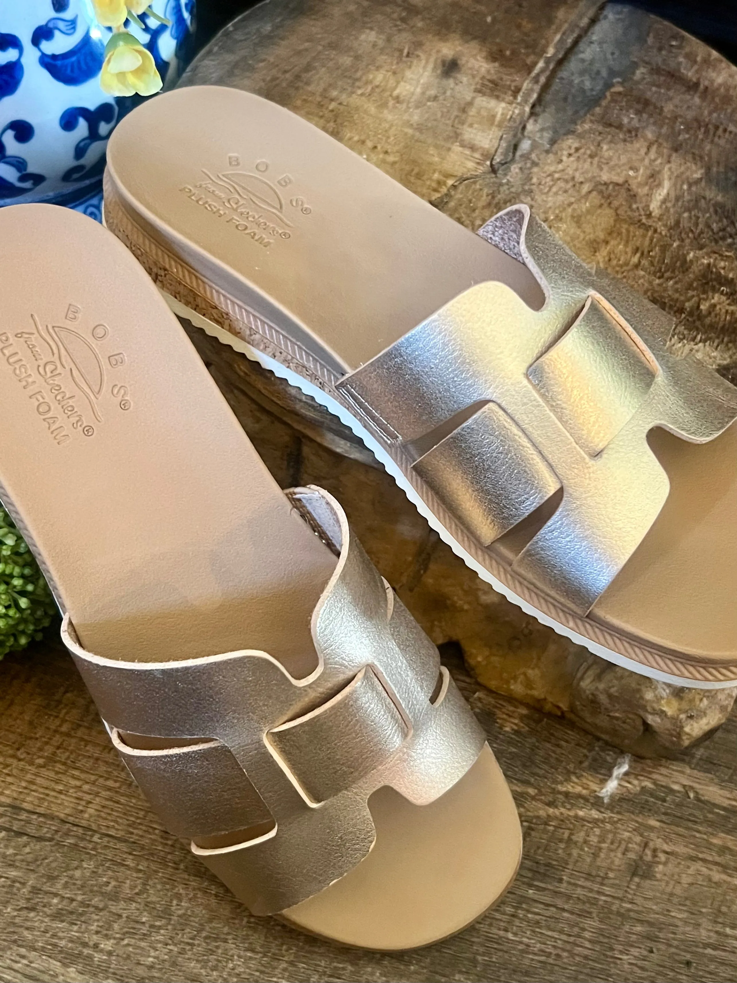 Skechers-Desert Kiss Low Peak Loook