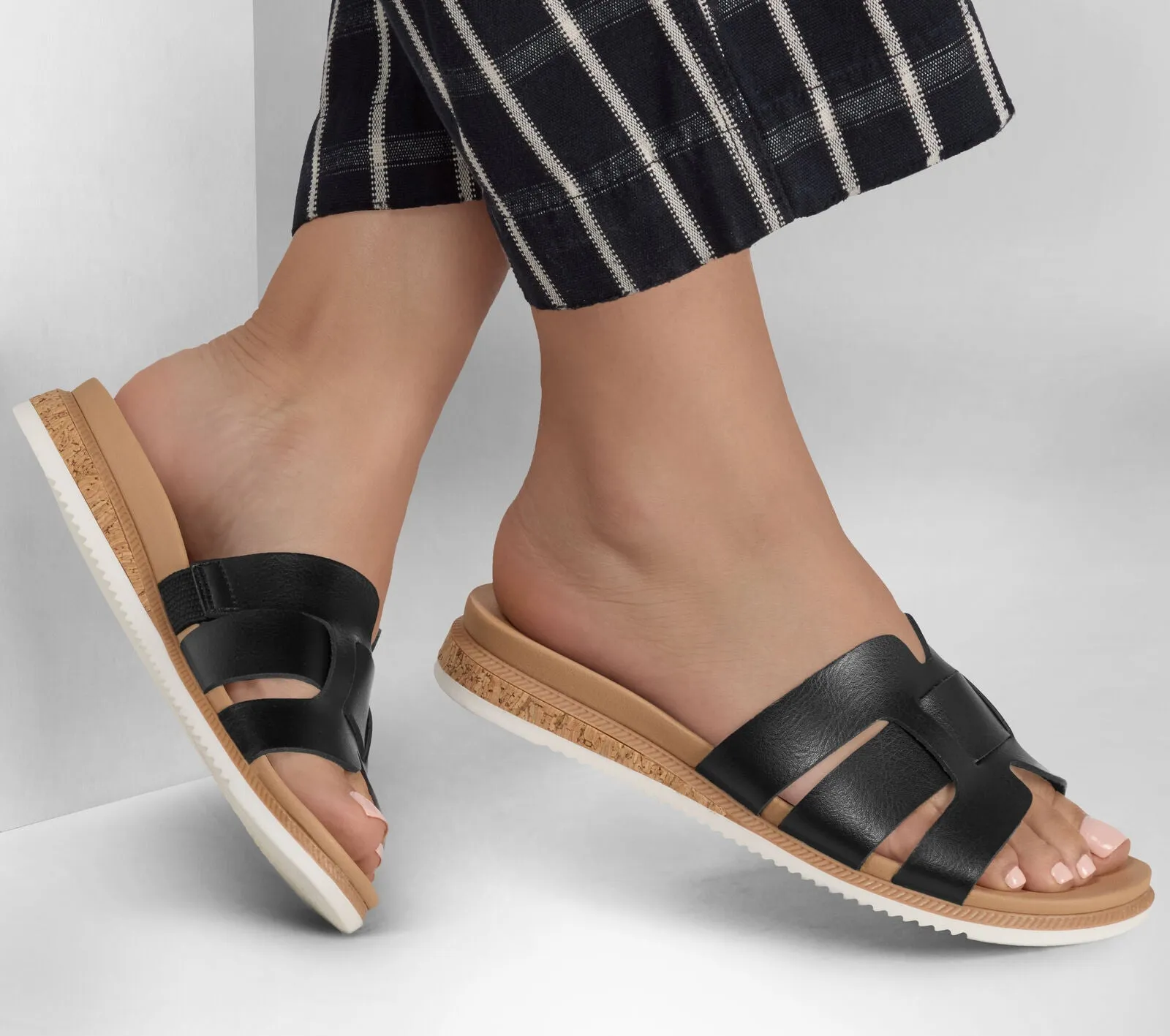 Skechers-Desert Kiss Low Peak Loook