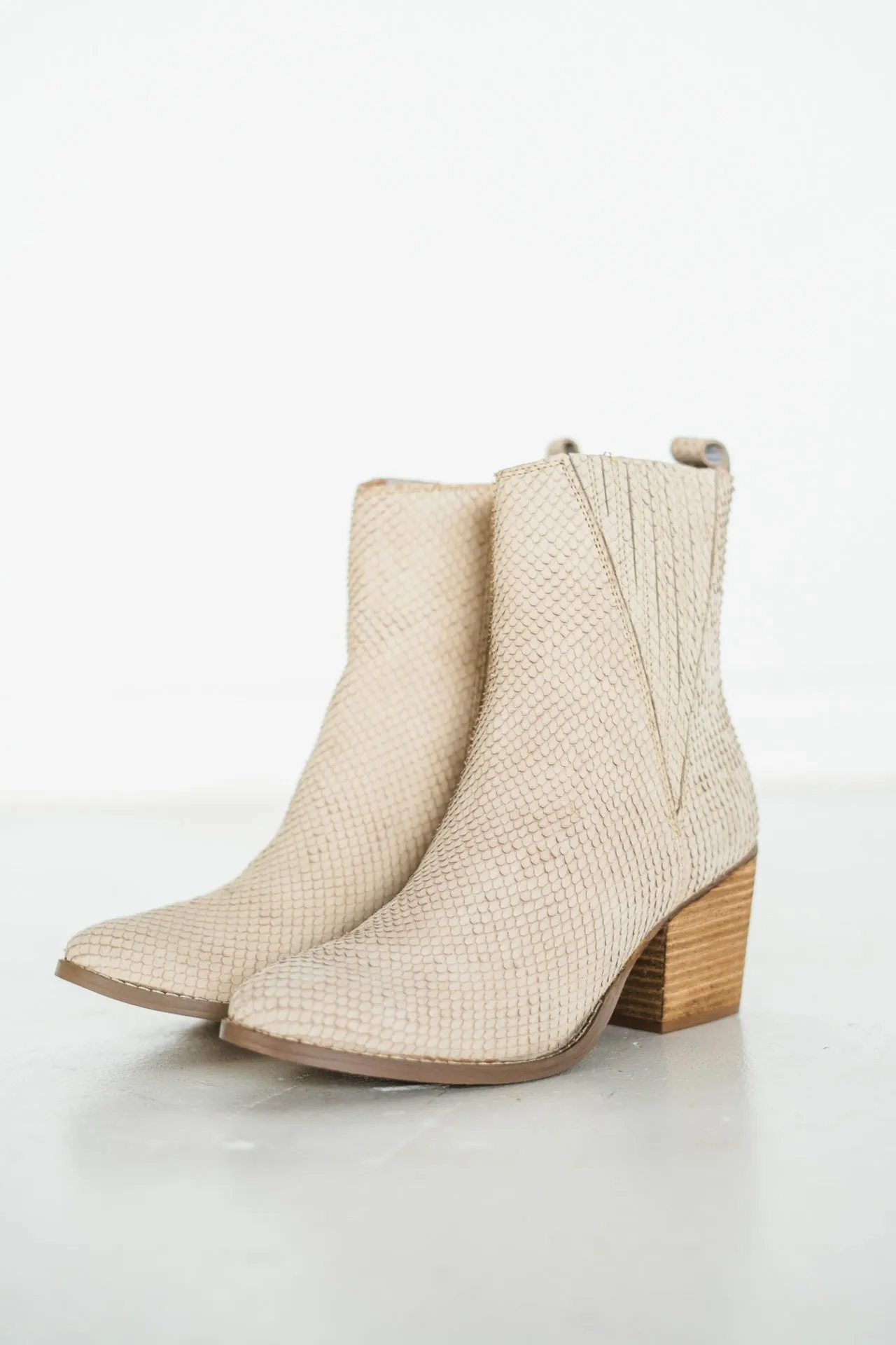 Taris Ankle Boot in Cream