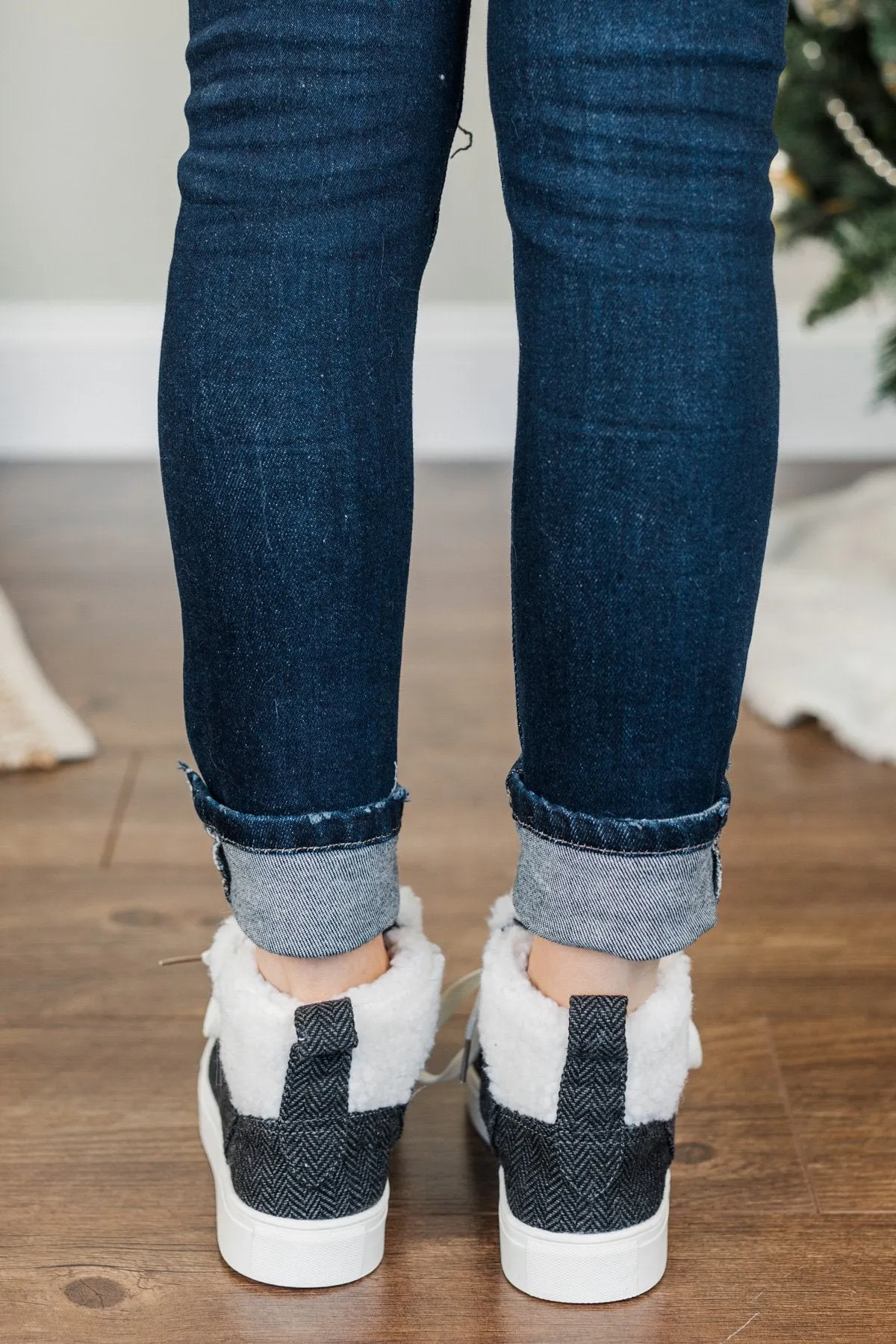 Very G Snuggly Sneakers- Charcoal