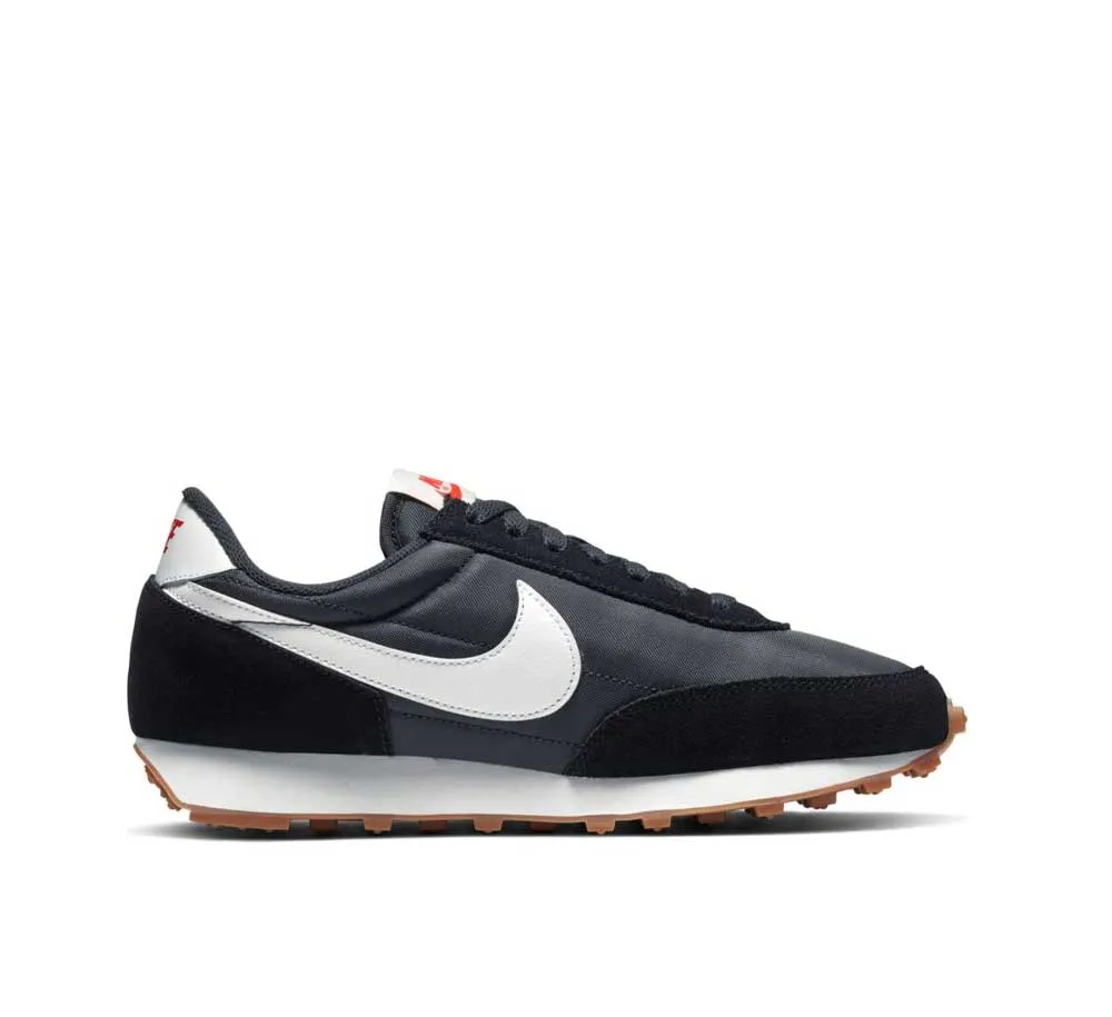 WOMEN'S NIKE DAYBREAK