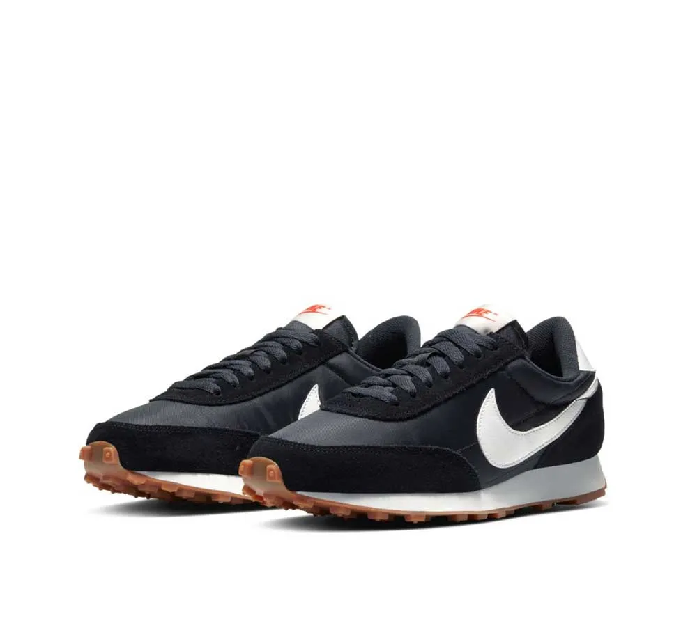 WOMEN'S NIKE DAYBREAK